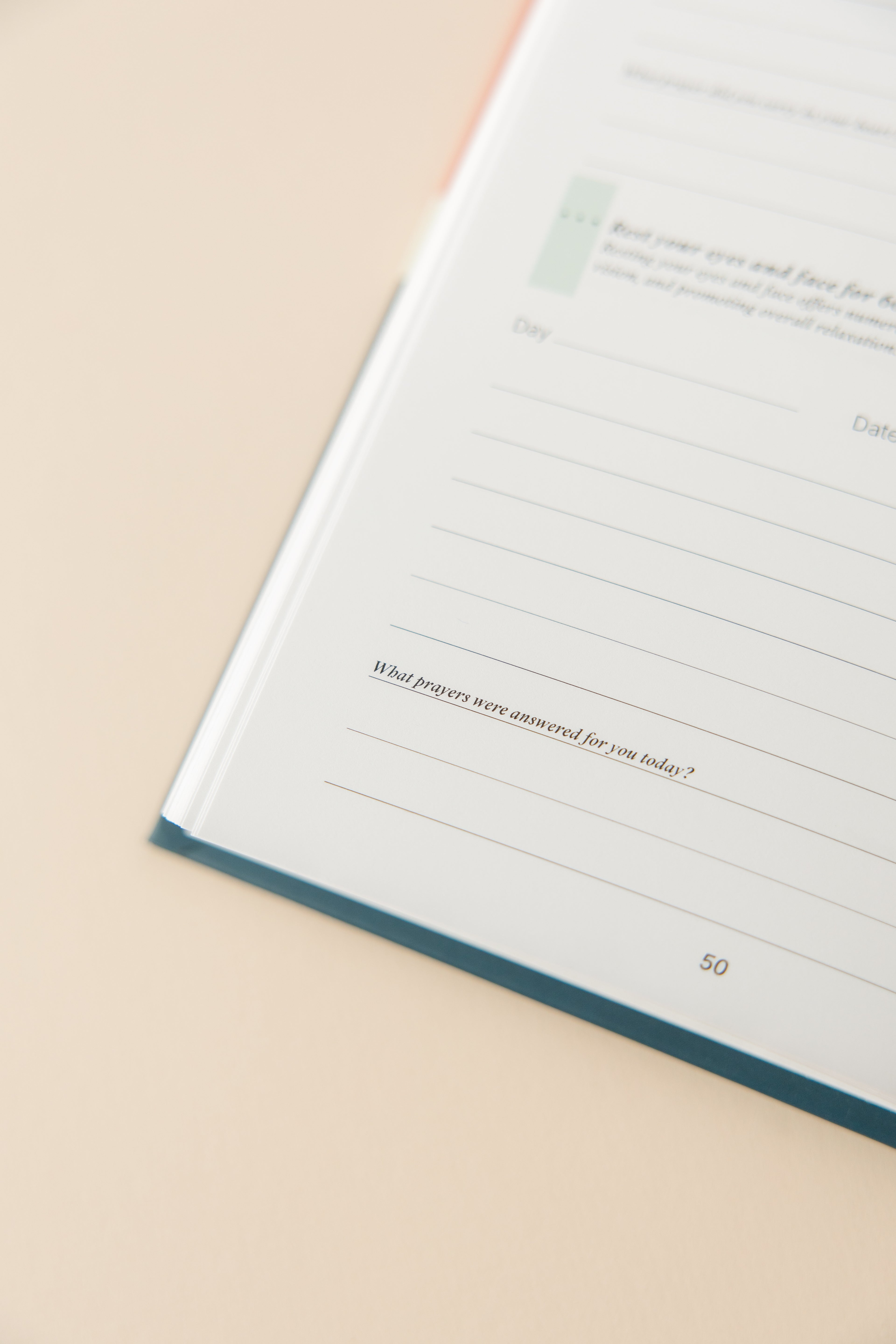 Finding Joy: The Two Minute Gratitude Journal For Christians